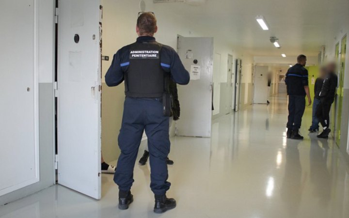 У Франції заарештували щонайменше 25 підозрюваних у нападах на в'язниці