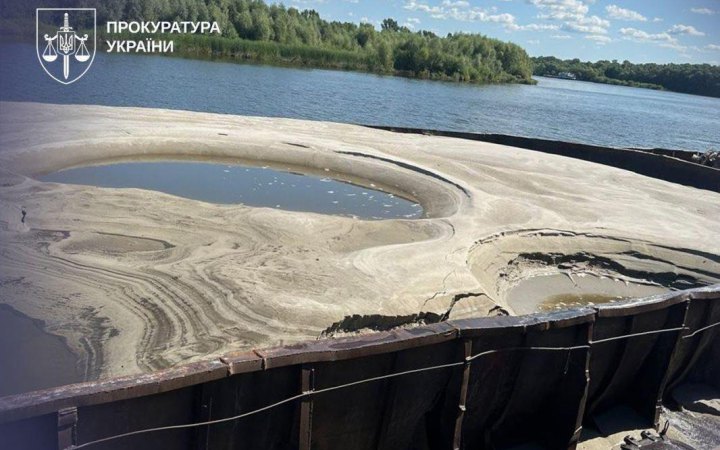 На Київщині ексдиректора підприємства судитимуть за обвинуваченням у незаконному видобутку піску на Десні