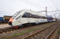 Крюківський завод показав новий дизель-поїзд для експреса в Бориспіль