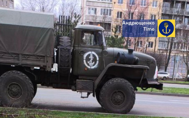 Андрющенко: росіяни перекидають морську піхоту через окупований Маріуполь у напрямку Гуляйполя 