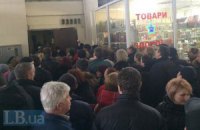 На Володимирський ринок у Києві прийшли автоматники