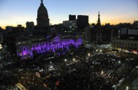 В десятках городов Аргентины протестовали против насилия в отношении женщин