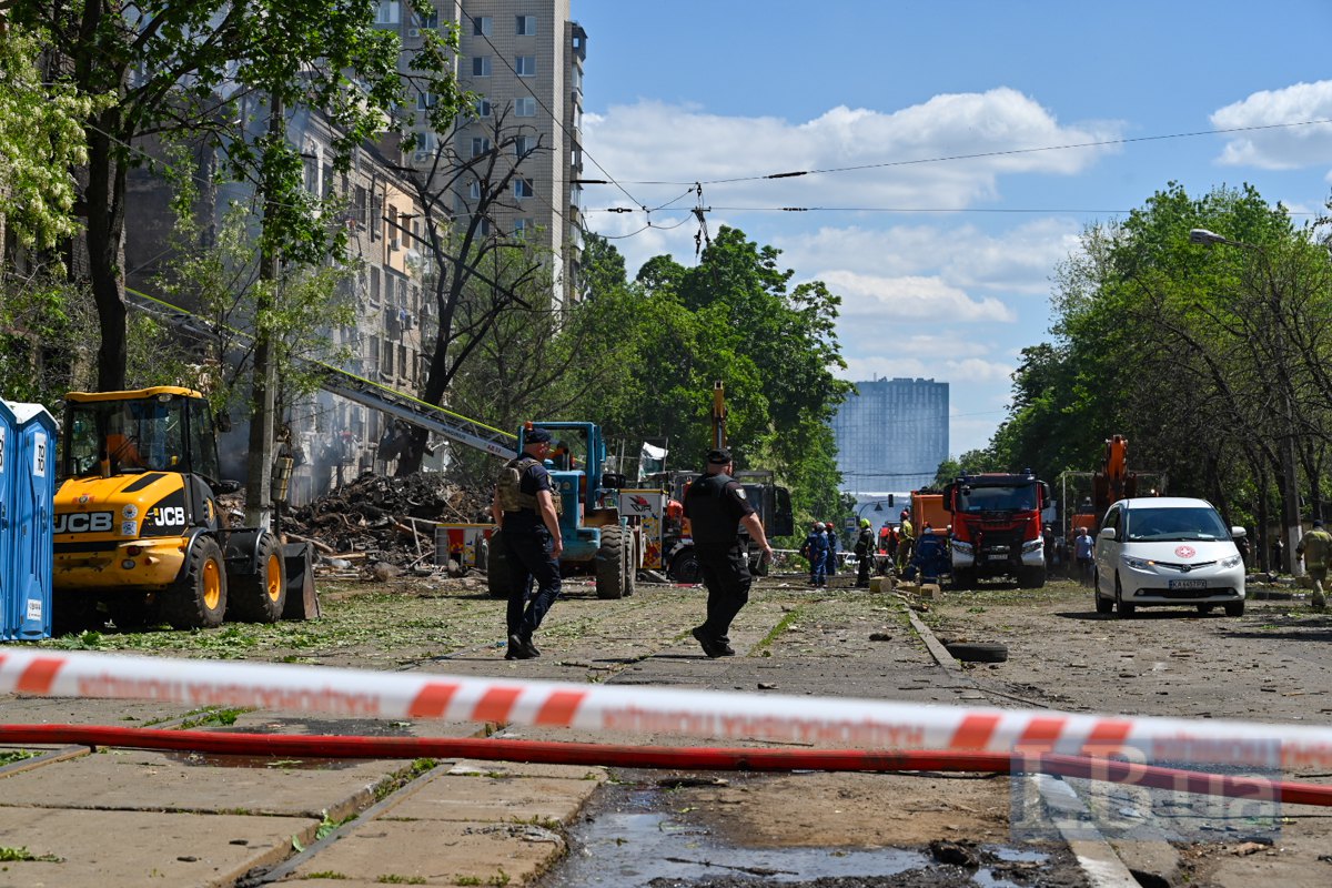 Наслідки удару по Шевченківському районі Києва, 24 квітня