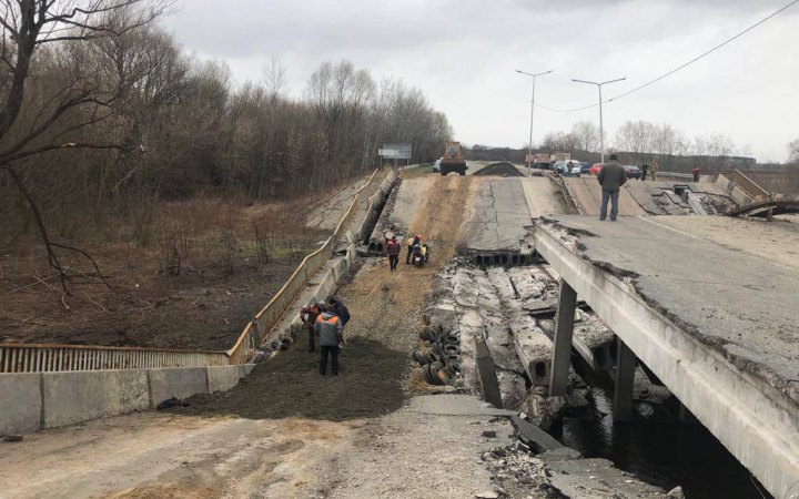 Заступник глави ОП показав, як відновлюють мости на Чернігівщині 
