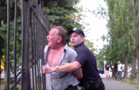 Київська поліція дев'ять хвилин затримувала чоловіка, який кричав