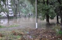 У Дніпропетровську через зливи постраждали мешканці багатоповерхівок