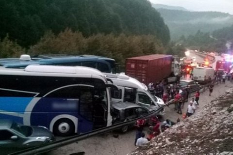 В Турции произошло ДТП с участием 30 машин