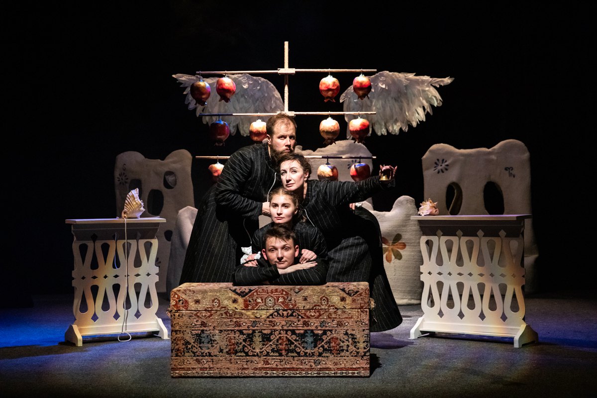  Вистава 'Параджанов. Балкон дитинства.