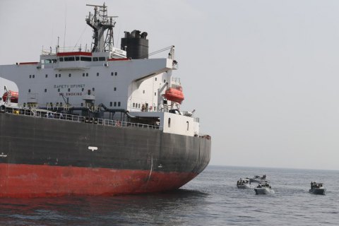 Бойових водолазів запідозрили в нападі на танкери у водах ОАЕ