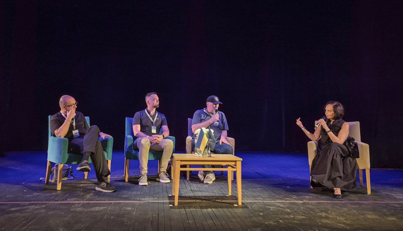 Зліва направо: Володимир Єрмоленко, Володимир Шейко, Антон Санченко і Оксана Довгополова під час дискусії