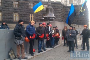 На Донбасі гірники п'ятьох шахт оголосили страйк