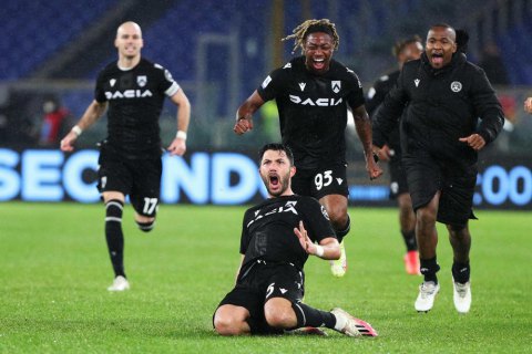 В матче Серии А "Лацио" – "Удинезе" с 8 голами и тремя изъятиями гости избежали поражения на 99-й минуте
