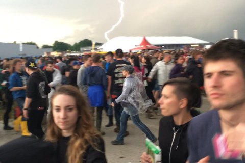 В Германии на рок-фестивале от удара молнии пострадали 42 человека