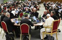 Результати місячного Ватиканського синоду розчарували захисників прав ЛГБТ-католиків