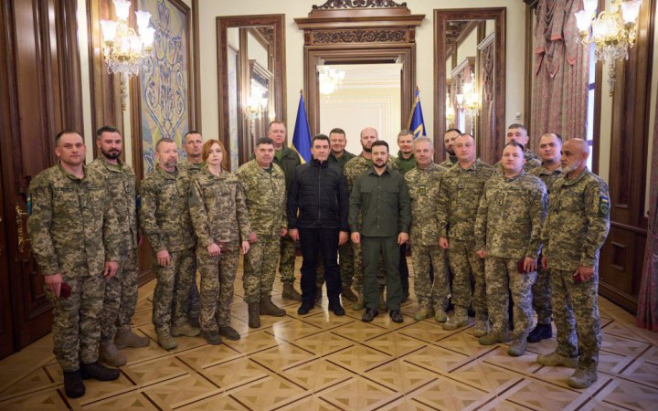 Зеленський зустрівся і нагородив військовослужбовців Сил територіальної оборони ЗСУ
