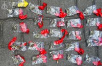 У Львові до суду скеровано справу щодо жінки, яка збувала наркотики й залучала до цього 5-річну доньку