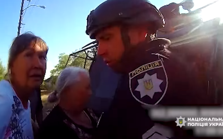 Поліцейські евакуювали трьох людей із Берислава