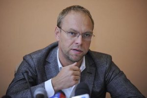 Власенко просить порушити кримінальну справу через інцидент із зеленкою