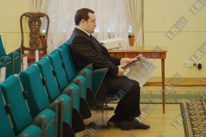 Арбузов будет следить за публикациями о себе в СМИ