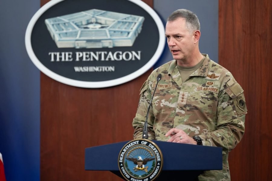 Генерал-лейтенант Алекс Грінкевич виступає на пресбрифінгу в Пентагоні, 17 березня 2025 року