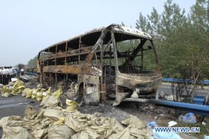 В Китае сгорел автобус, погиб 41 человек