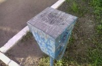 В центре Донецка бетонные урны заменили металлическими