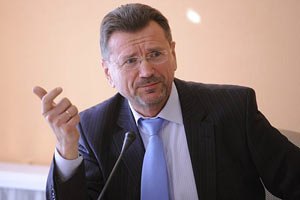 АУБ поскаржилася, що на неї тиснуть через Арбузова