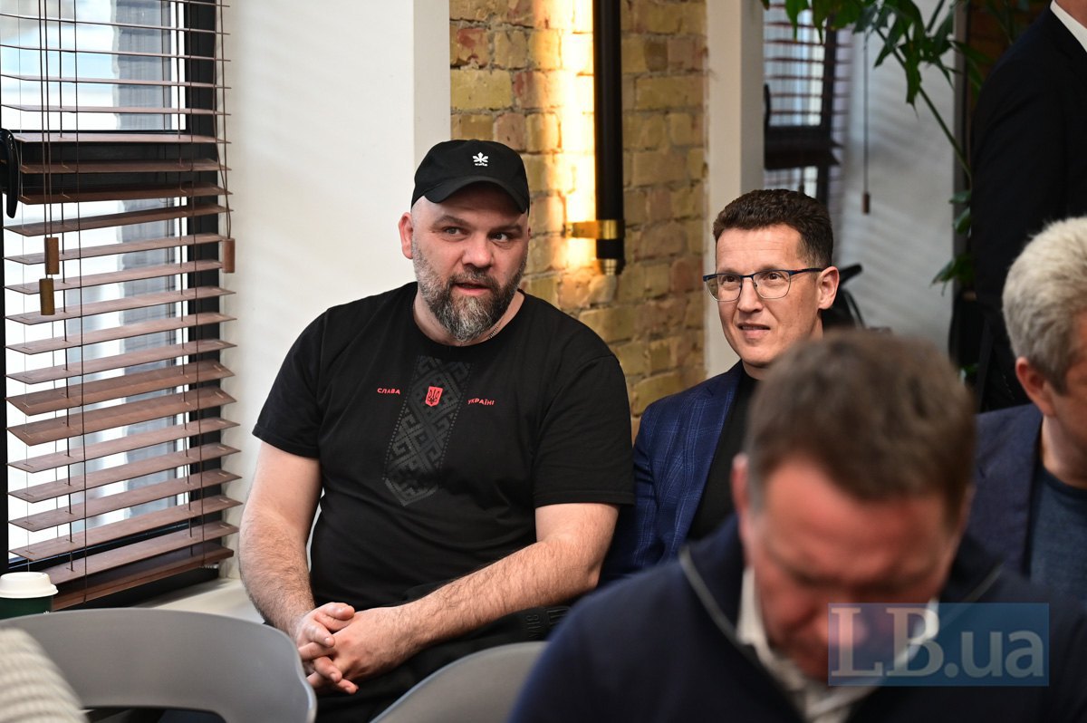 Генеральний директор холдингу охоронних підприємств «Шериф» Дмитро Стрижов (праворуч)