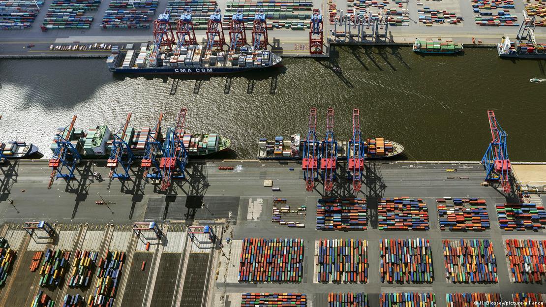 Контейнерний термінал Tollerort - один з чотирьох контейнерних терміналів Гамбурзького порту, частину акцій якого хочуть продати китайцям.