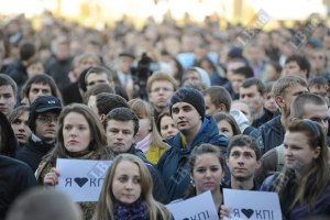Студенти вимагають від Азарова повернути стипендії