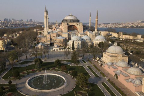 Євросоюз розкритикував Туреччину за рішення перетворити Собор Софії у мечеть