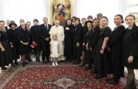 У Ватикані відбулась зустріч Папи Франциска із дружинами українських послів