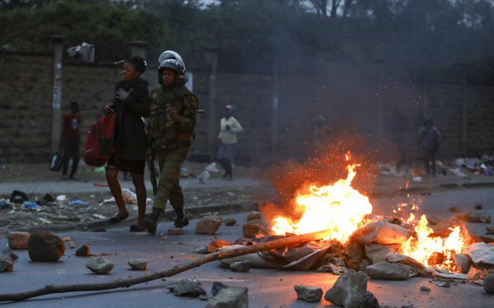 У Кенії громадяни палили шини на дорогах та влаштували сутички з поліцією через оголошені результати виборів