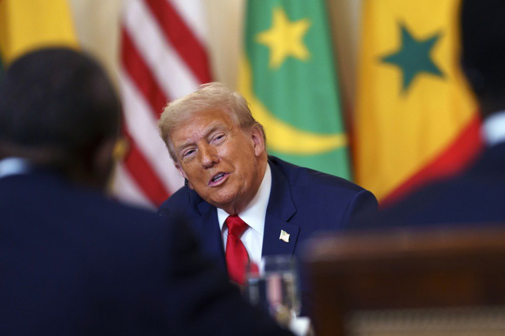 Президент США Дональд Трамп під час зустрічі з африканськими лідерами у Білому домі, Вашингтон, округ Колумбія, США, 9 липня
2025 року.