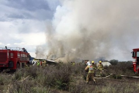 В Мексике при крушении самолета выжили все пассажиры и экипаж