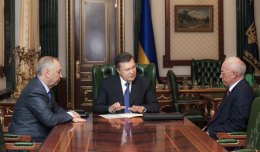 Янукович поторопил Рыбака и Азарова с принятием бюджета 