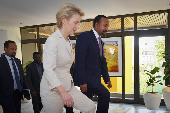 Президент Европейской комиссии Урсула фон дер Лейен и премьер-министр Эфиопии во время встречи в Аддис-Абебе