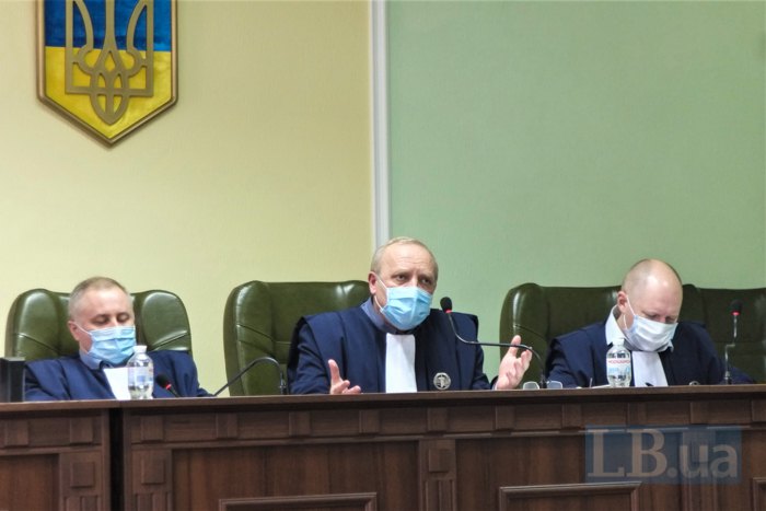 Коллегия судей АП ВАКСУ в составе Сергея Боднаря, Виктора Панкулича и Игоря Панаида