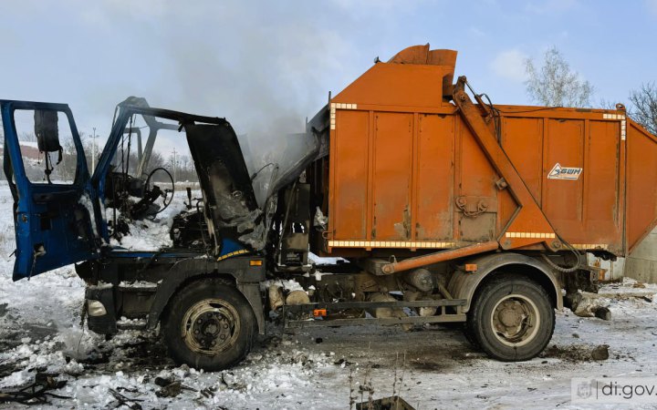 Росіяни FPV-дроном знищили комунальний транспорт на Харківщині