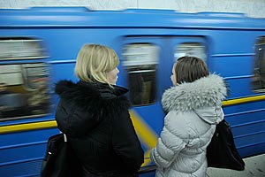 У метро Києва повернули голос американця
