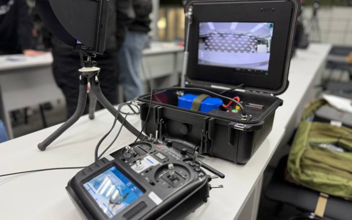 Міноборони вперше запроваджує в ЗСУ універсальну наземну станцію для оптоволоконних дронів