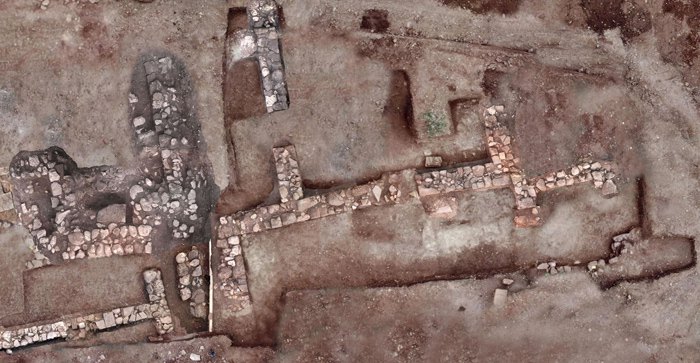 Западная часть участка раскопок с остатками города Тенеа