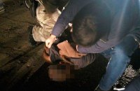 У Києві затримали чоловіка, який ударив жінку молотком