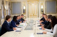 Зеленский и вице-президент ЕИБ обсудили восстановление дорог на Донбассе
