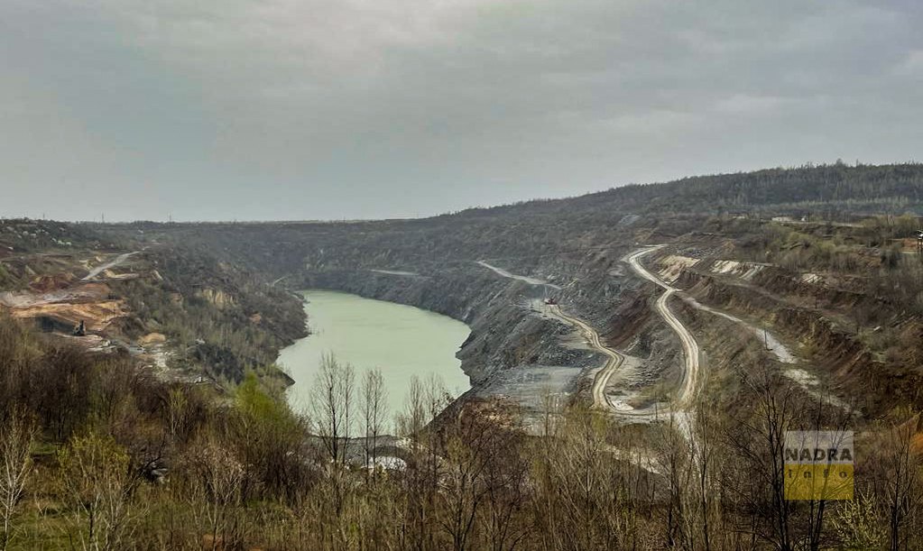 У карʼєрі Заваллівського родовища. 