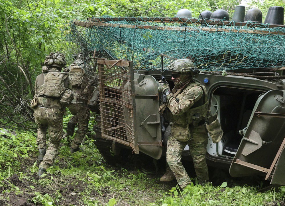 Військовослужбовці 13-ї бригади НГУ Хартія під час тактичних навчань в Харківській області, 29 травня 2026 р.