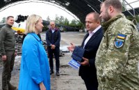 Посол США відвідала Гостомельський аеропорт