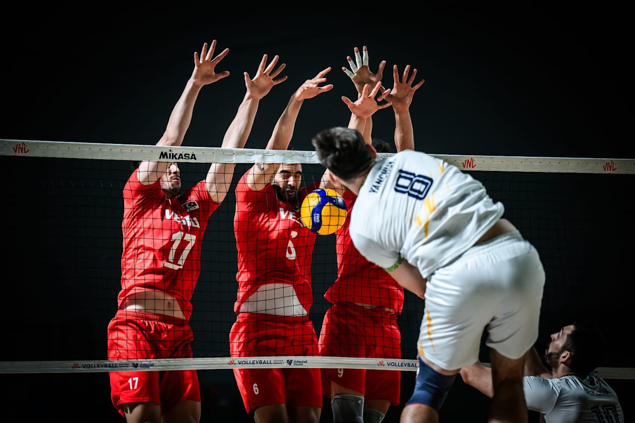 Дмитро Янчук завершує атаку