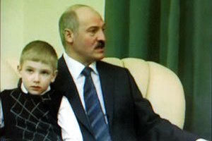 Лукашенко передумал передавать власть по наследству 