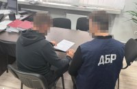 Високопосадовця ДПСУ на Буковині підозрюють у допомозі знайомим уникати податків